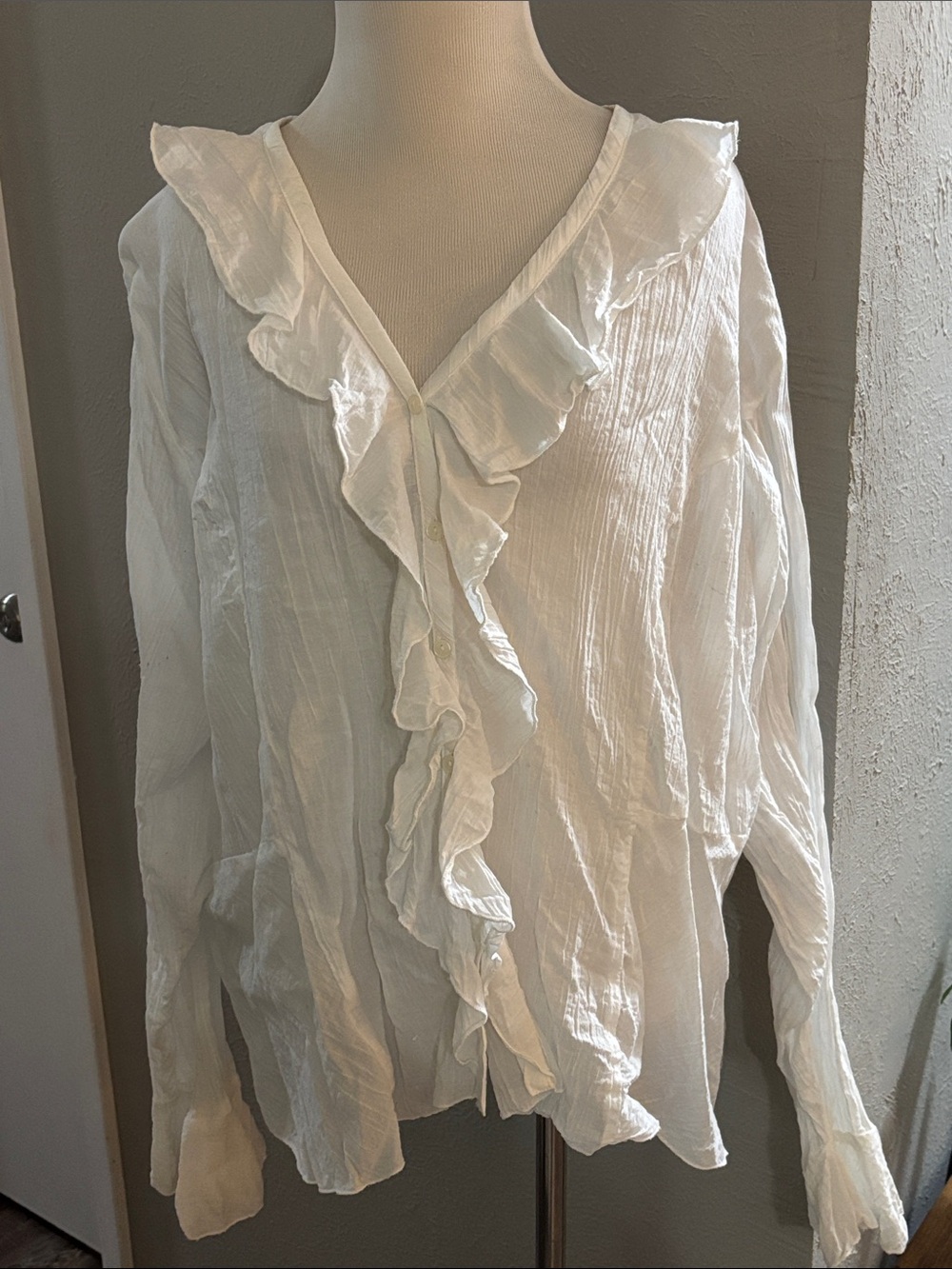 Venezia Jeans Clothing Co White Cotton Long-Sleeve Blouse